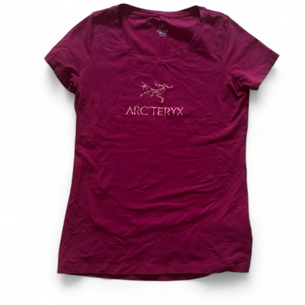 Arc'teryx Women's raspberry t-shirt S